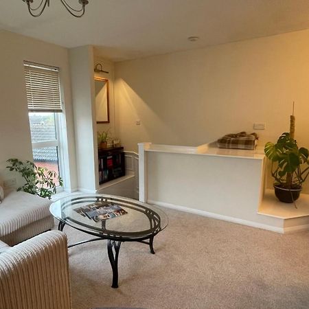 Entire Home With Private Entrance Earley Esterno foto
