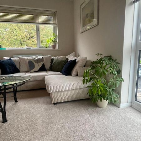 Entire Home With Private Entrance Earley Esterno foto