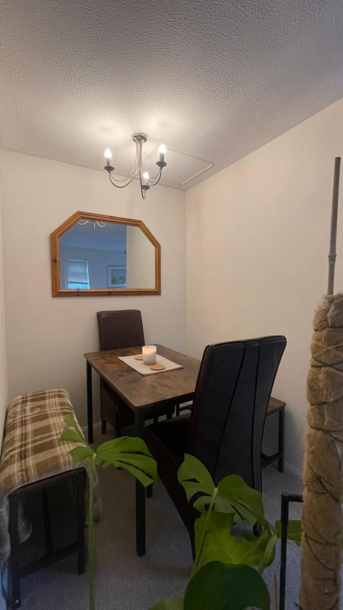 Entire Home With Private Entrance Earley Esterno foto